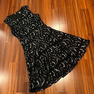 TOMMY HILFIGER Black Silver Swirl Metallic‎ Lace Sleeveless A-Line Dress Size 6
